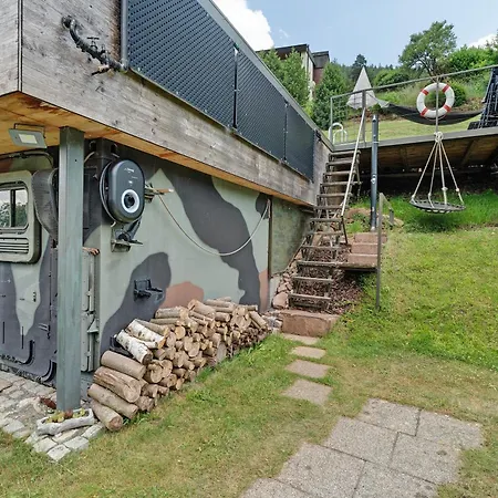 Base Camp Poolhouse Hébergement de vacances *