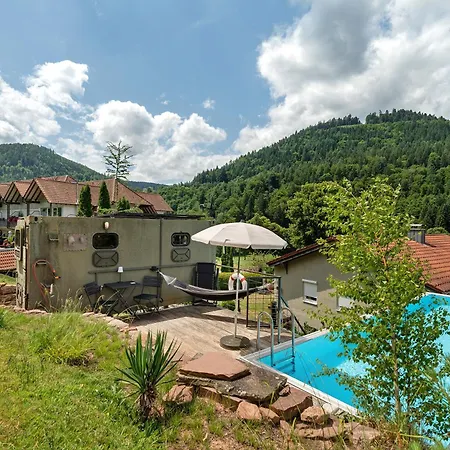 Base Camp Poolhouse Σπίτι διακοπών *