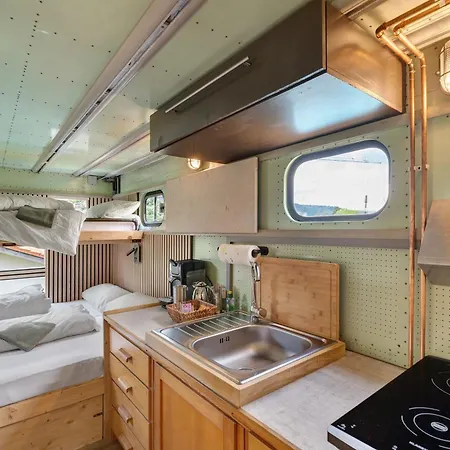 Base Camp Poolhouse بيت للعطل باد ويلباد