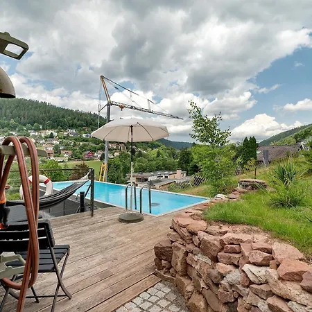 Base Camp Poolhouse باد ويلباد