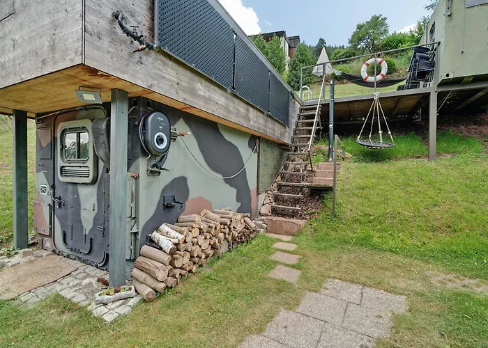 Base Camp Poolhouse Vakantiehuis *